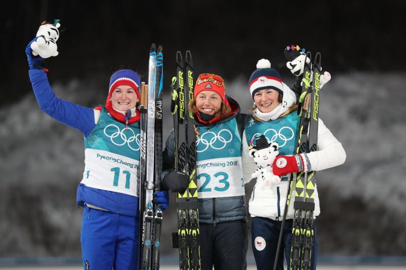 f_04Marte Olsbuová, Laura Dahlmeierová, Veronika Vítková.jpg